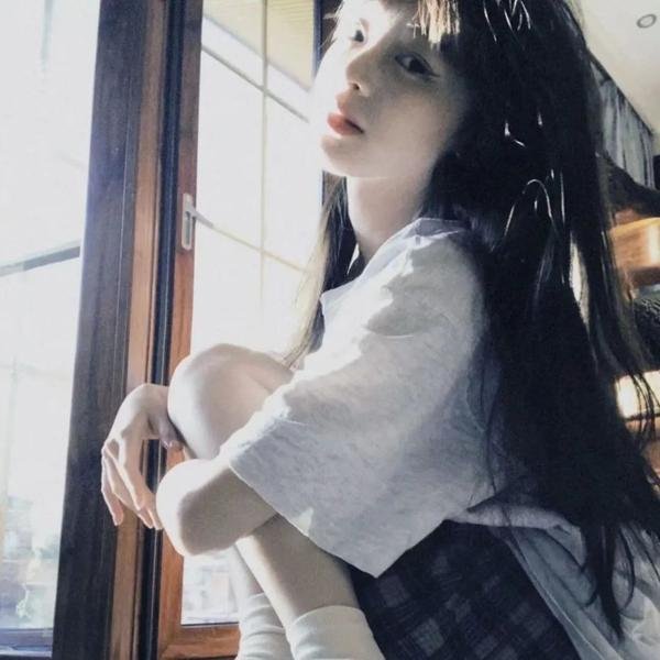 灵欲相通姊妹花封面